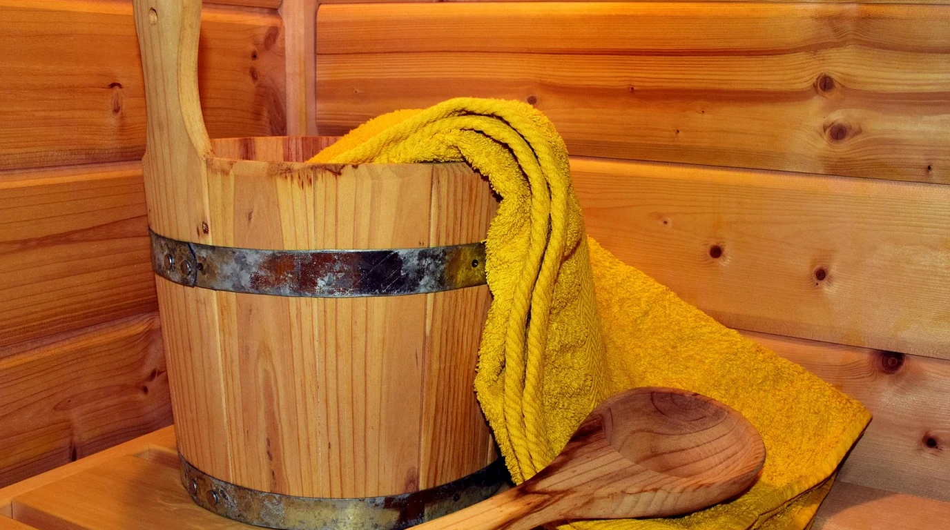 bh_oct27_ed4_barrel-sauna-vs-cabin-sa